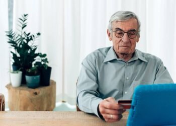 INSS antecipa pagamentos: saiba quem vai receber antes do Natal