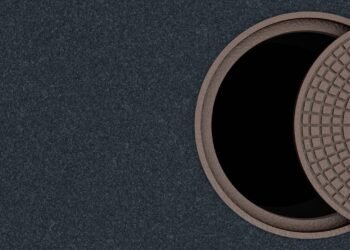 Estacionar sobre tampa de bueiro pode sair caro; saiba por quê