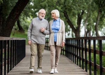 Caminhar pode frear o Alzheimer; veja quantos passos bastam