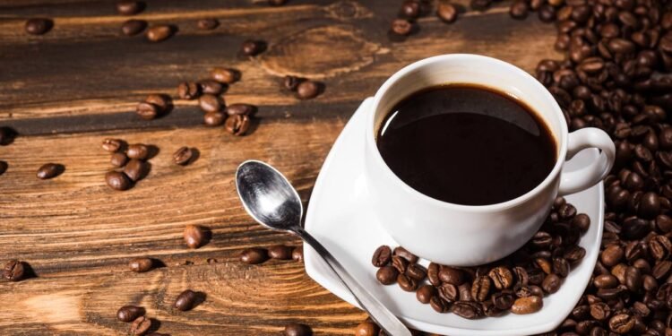 O consumo excessivo de café durante o dia pode causar ataque cardíaco? Entenda!