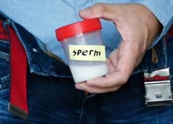 Cheiro de cloro e gosto de fruta: 14 curiosidades sobre o sêmen