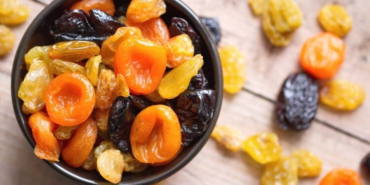 Cáries: veja os alimentos que mais prejudicam seus dentes