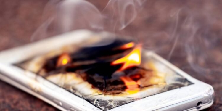 Superaquecimento do celular: entenda porque seu aparelho esquentar demais
