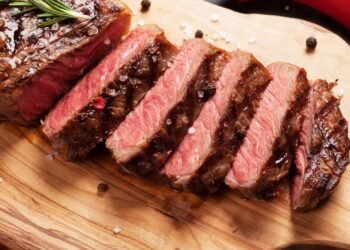 Como preparar o churrasco brasileiro perfeito: dicas de cortes e temperos