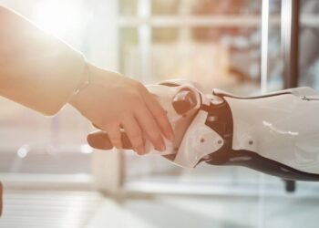 Neo: conheça o robô que promete ajudar nas tarefas domésticas