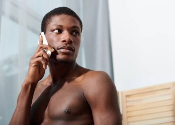 Olhar pela janela antes do celular: impacto no seu ritmo circadiano