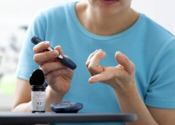Sinais visíveis e silenciosos da diabetes, segundo endocrinologista