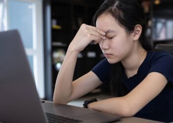 Olhos secos? Saiba por que o computador pode ser o vilão