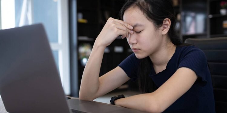 Olhos secos? Saiba por que o computador pode ser o vilão