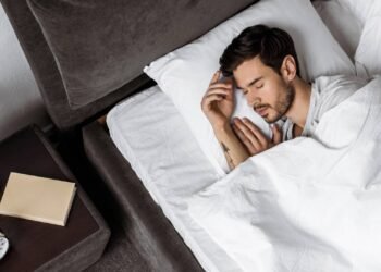 Sonilóquio: por que falar durante o sono pode ser um sinal de alerta