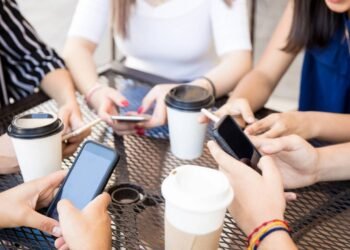 Como a geração Z gasta dinheiro? Banco expõe dados