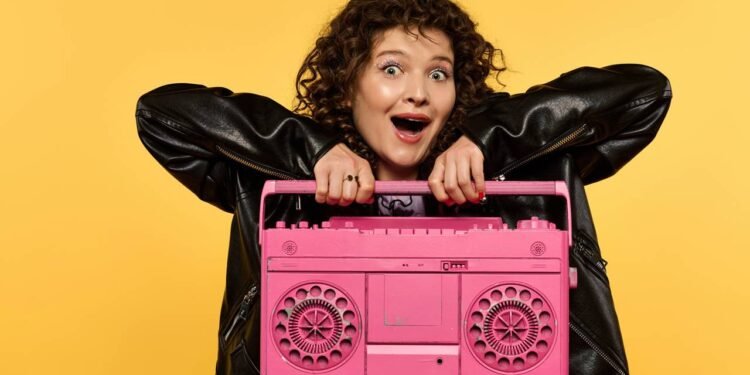 Geração dos anos 90 tem mais vantagem sobre o mundo digital; entenda