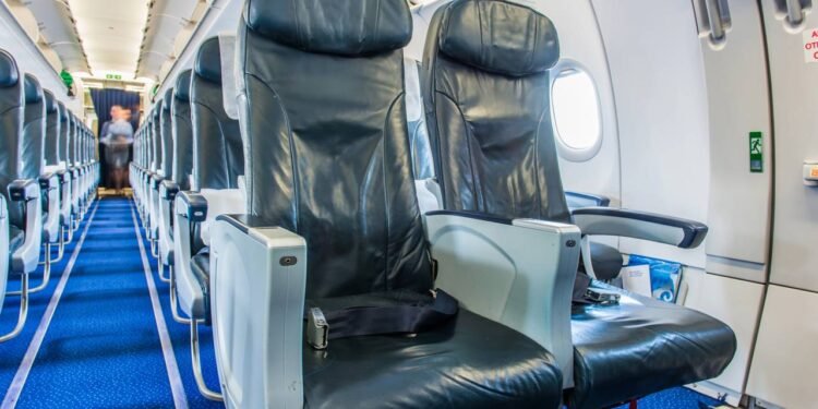 Por que as janelas dos aviões são redondas ou ovais? Descubra!