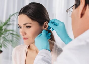 Coceira no ouvido? Descubra as principais causas