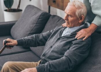 Estudo sugere que DNA 'escondido' influencia o desenvolvimento do Alzheimer