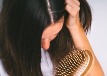 Queda de cabelo durante puerpério: saiba como tratar