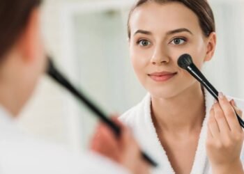 Saiba como descobrir o tom de base ideal para sua pele através da internet