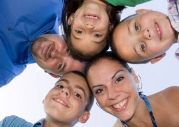 Pais têm filho preferido? Especialistas responderam