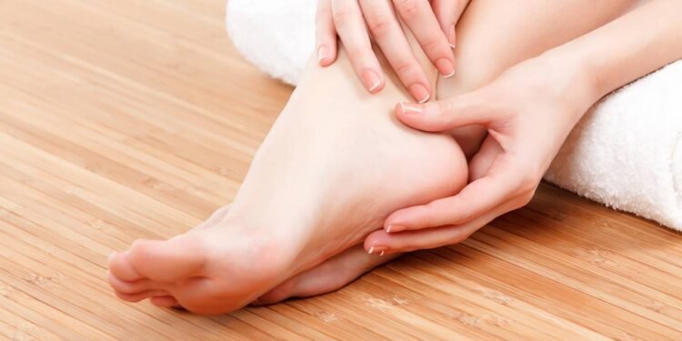Pés secos? Conheça hábitos que ajudam a deixá-los macios