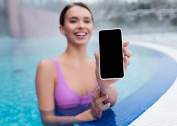 Celulares à prova d’água: saiba como escolher