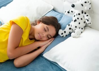 Dormir até tarde ajuda na ansiedade dos adolescentes; entenda