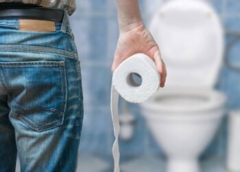 Intestino preso: médico aponta causas e como evitar o problema