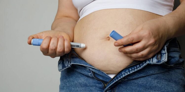 Estudo indica que parar Ozempic de repente aumenta risco de reganho de peso