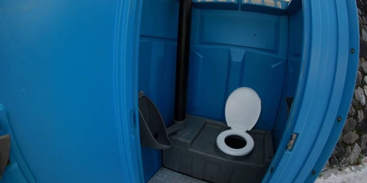 Carnaval: os perigos de adiar ida ao banheiro; saiba os riscos