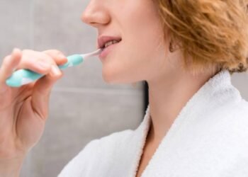 Saiba quanto tempo deve durar a escovação dos dentes