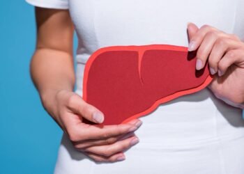 Gordura no fígado: médico lista 5 sintomas principais; veja