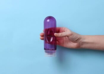 Anvisa suspende venda de gel íntimo para massagem; saiba mais