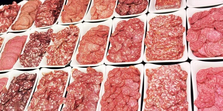 Alimentos ultraprocessados aumentam risco de doença cardíaca e câncer