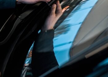 Conheça truque com vinagre para limpar o para-brisas