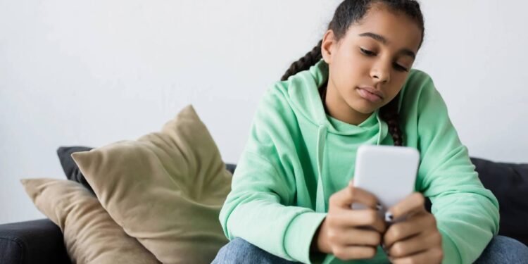 Brasil quer proibir redes sociais para menores de 16 anos; saiba mais