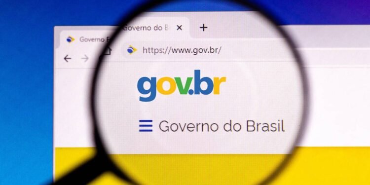O gov manda mensagem no WhatsApp? Saiba para não cair em golpe