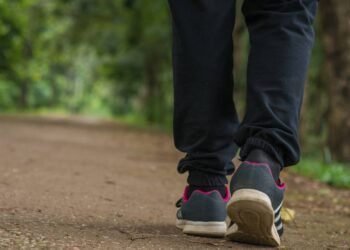 Você caminha rápido demais? Saiba o que a psicologia diz sobre você