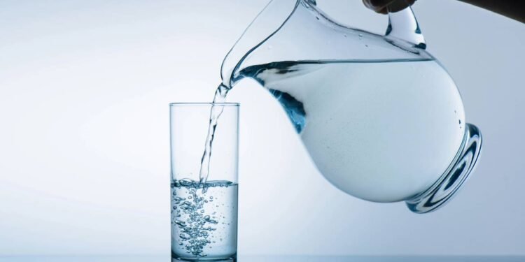 Não gosta de beber água? Como mudar o hábito e manter hidratação