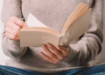 Leitura em crise: saiba como as telas impactam o hábito de ler