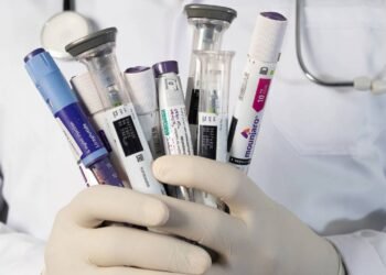 Canetas emagrecedoras: Anvisa monitoria 65 mortes associadas