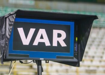 VAR no Brasileirão: a tecnologia que ainda divide opiniões no futebol