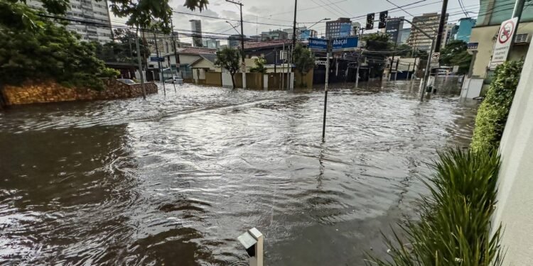 Por que São Paulo alaga tanto? Entenda os 3 principais motivos