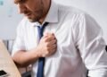 Dor no peito: como saber se é infarto ou crise de ansiedade?