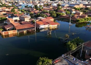 Perdeu tudo na enchente? Saiba como acionar o seguro e pedir isenções
