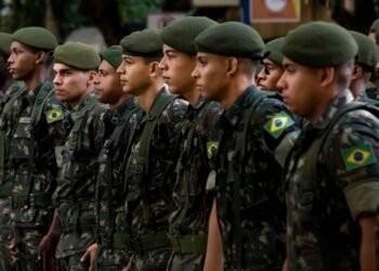 Concursos para carreira militar abertos em 2026: veja as oportunidades