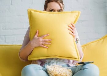 Almofadas amareladas? Misture esses produtos e elimine o encardido