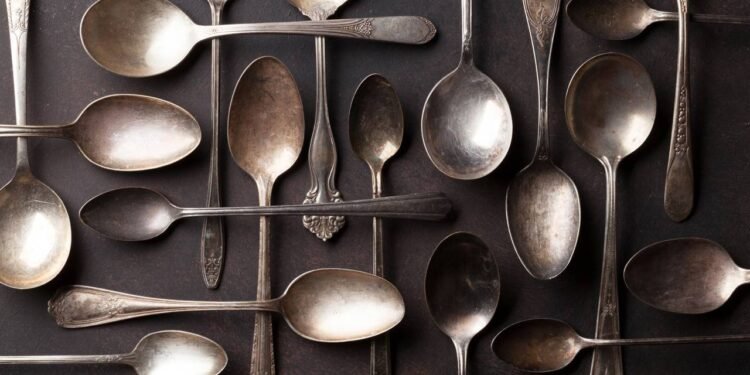 Talheres de inox com ferrugem? Veja truque para eliminar manchas