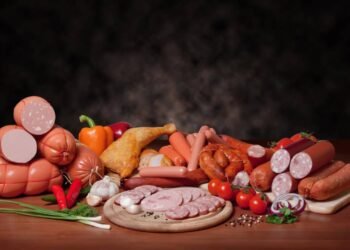 Comidas processadas piores que cigarro? Estudo aponta semelhanças