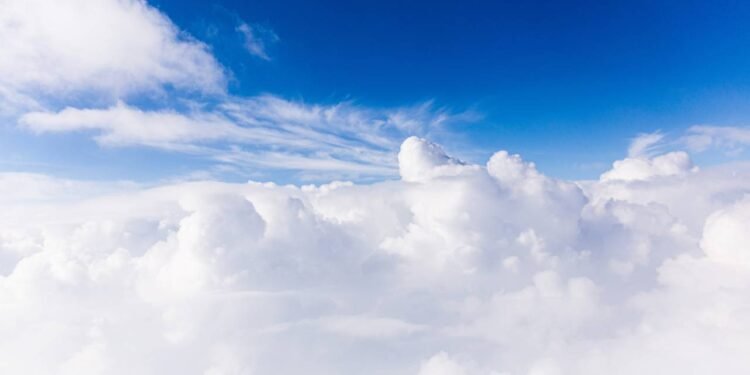 Você sabia? Nuvens de tamanho médio podem pesar até 500 mil quilos