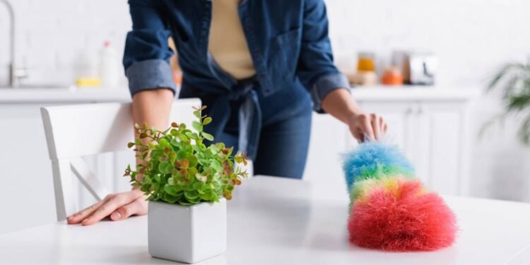 Seu corpo é responsável por boa parte do pó da sua casa; entenda