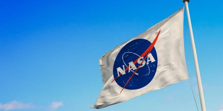 Uma mulher e um negro na Lua: missão Artemis II faz história em voo lunar